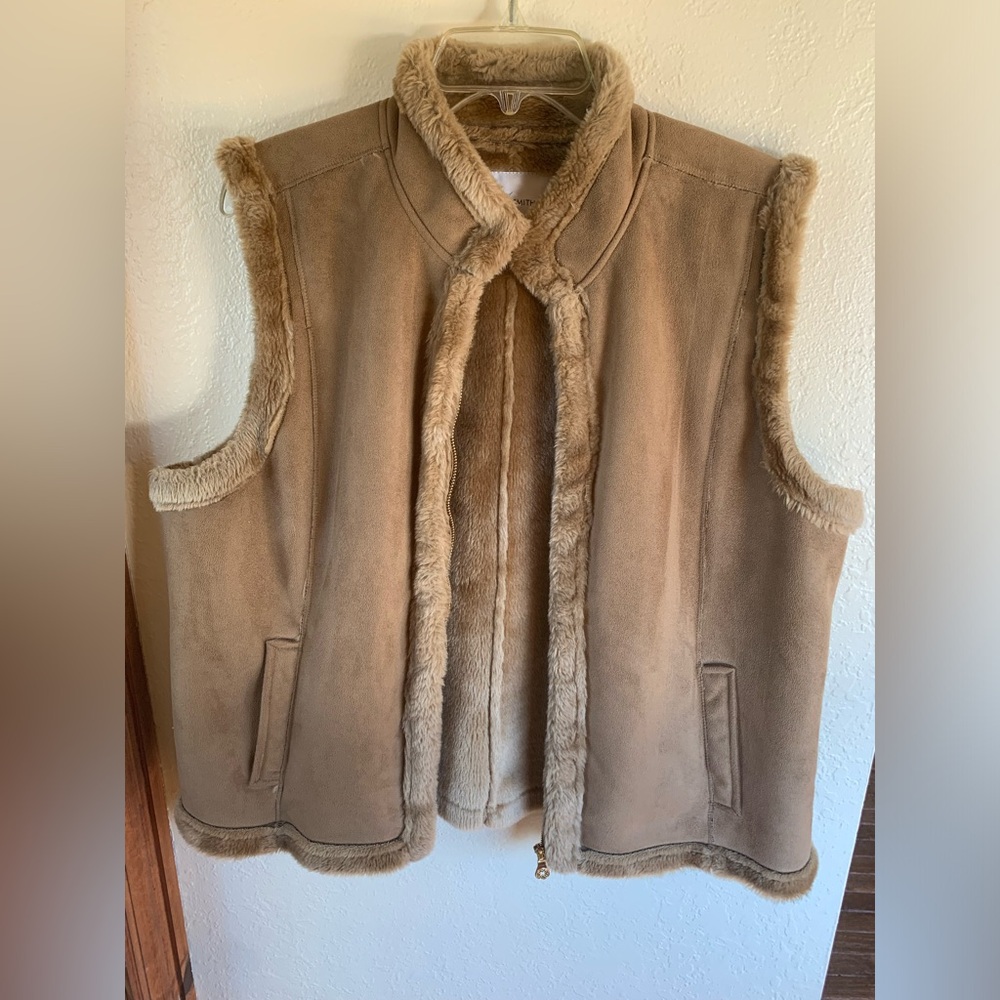 Jaclyn Smith Beige Faux Fur Vest